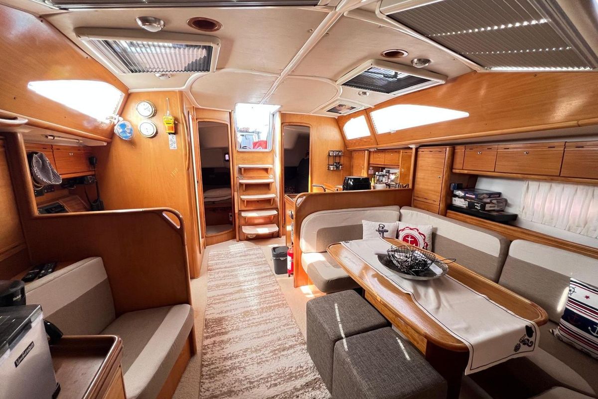 2007 44′ Bavaria Vision 44