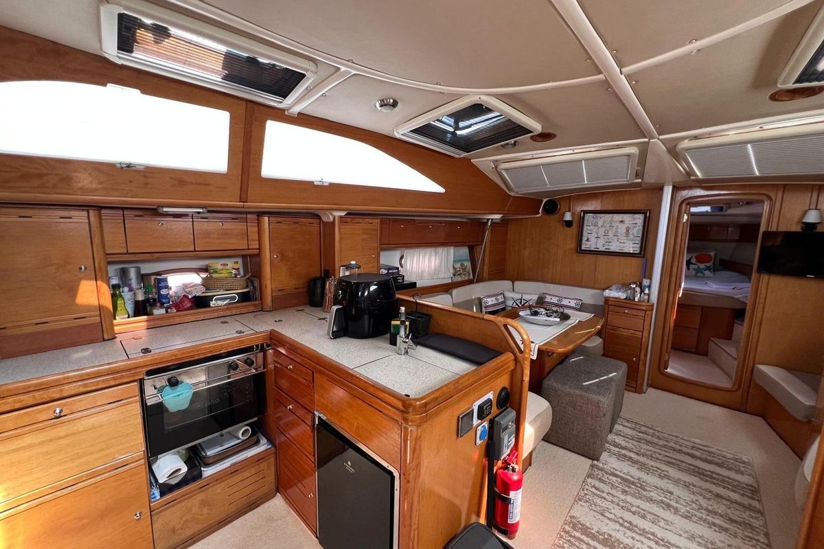 2007 44′ Bavaria Vision 44