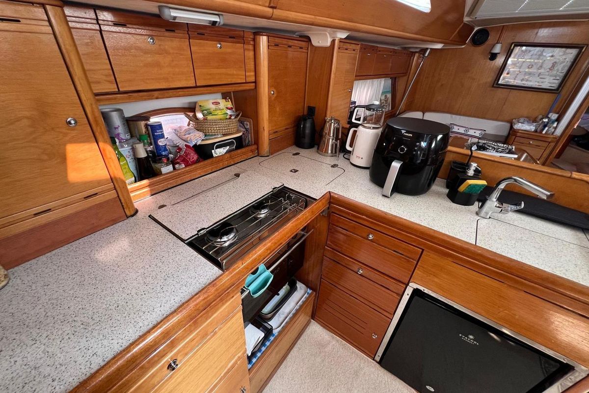 2007 44′ Bavaria Vision 44