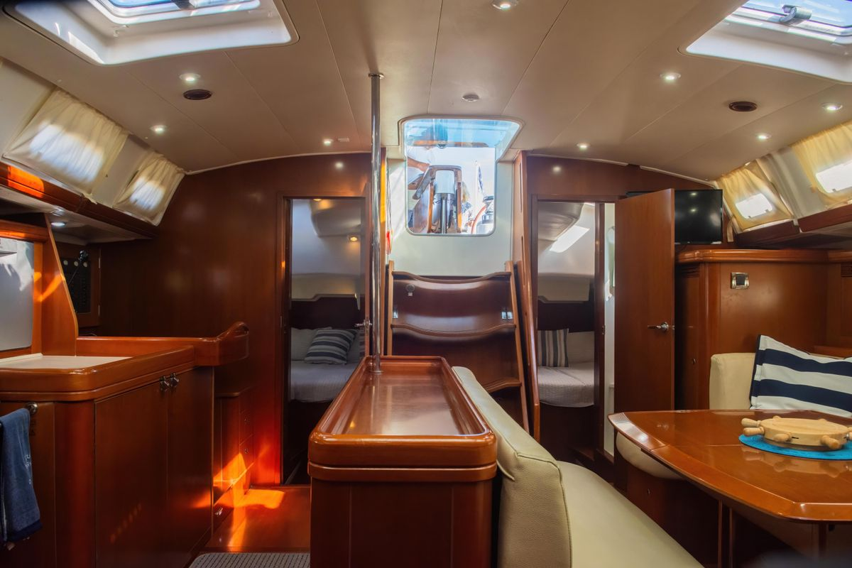 2007 52′ Beneteau Oceanis 523