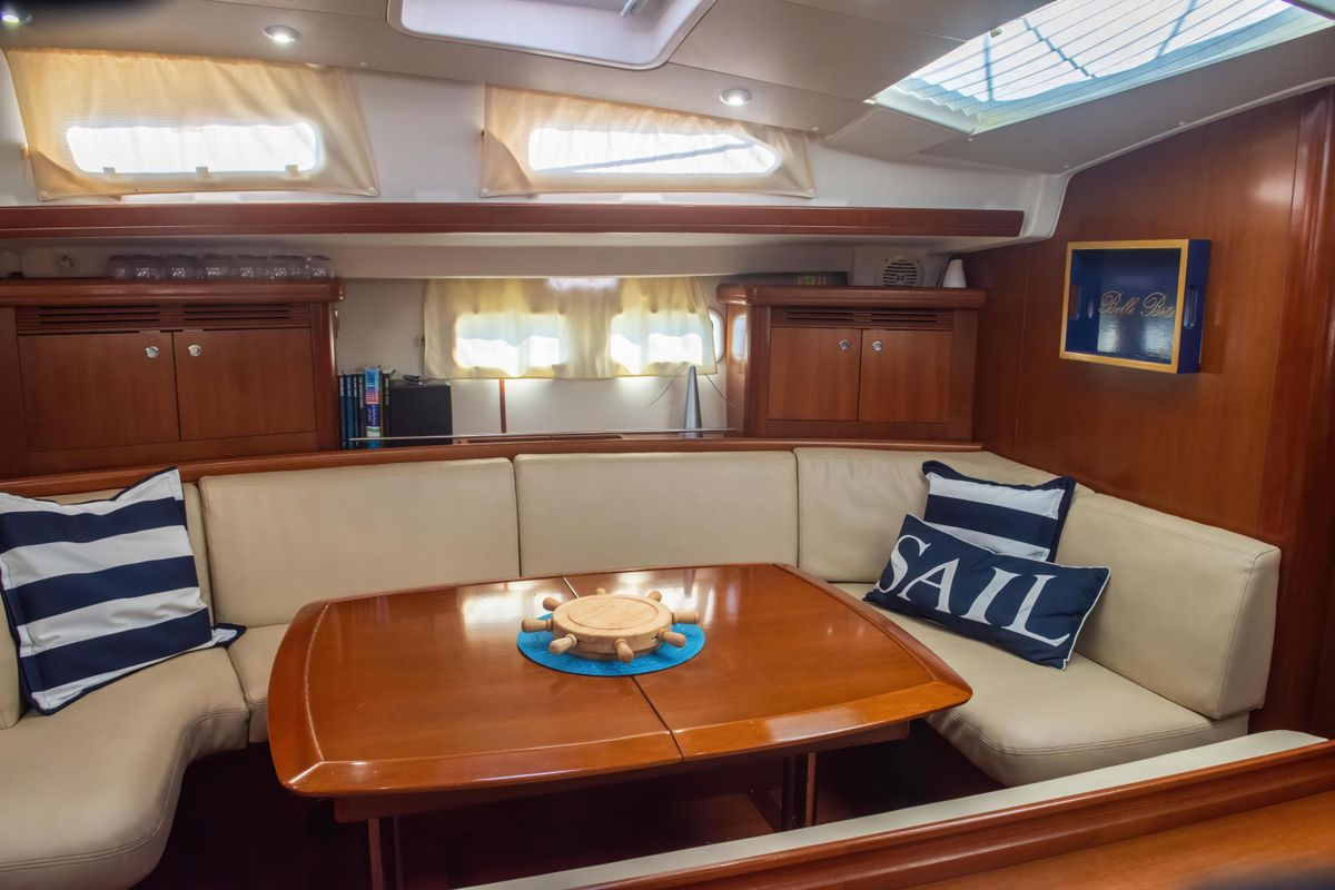 2007 52′ Beneteau Oceanis 523