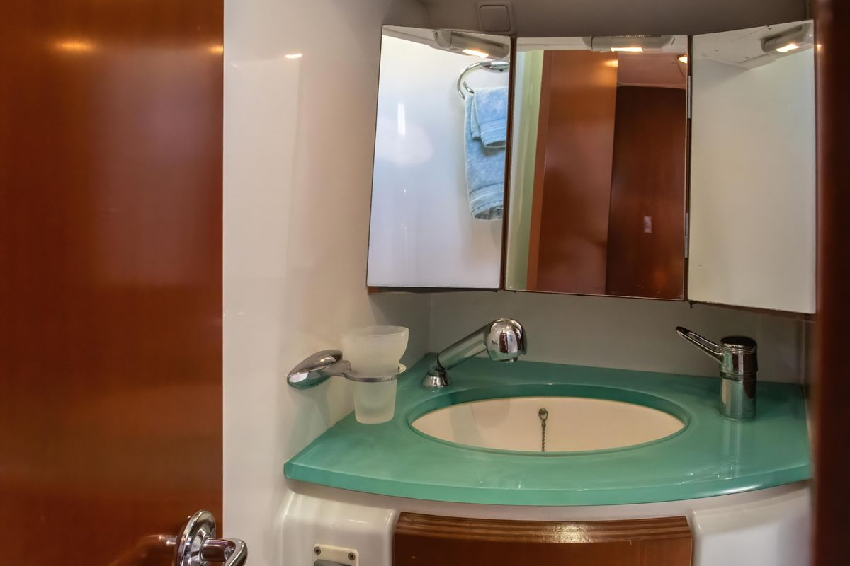 2007 52′ Beneteau Oceanis 523