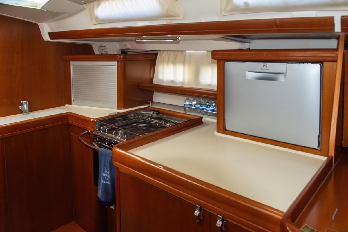 2007 52′ Beneteau Oceanis 523