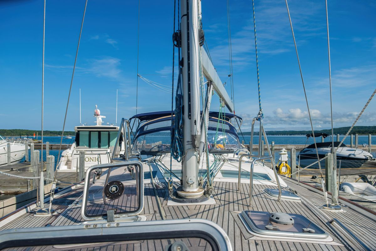 2007 52′ Beneteau Oceanis 523