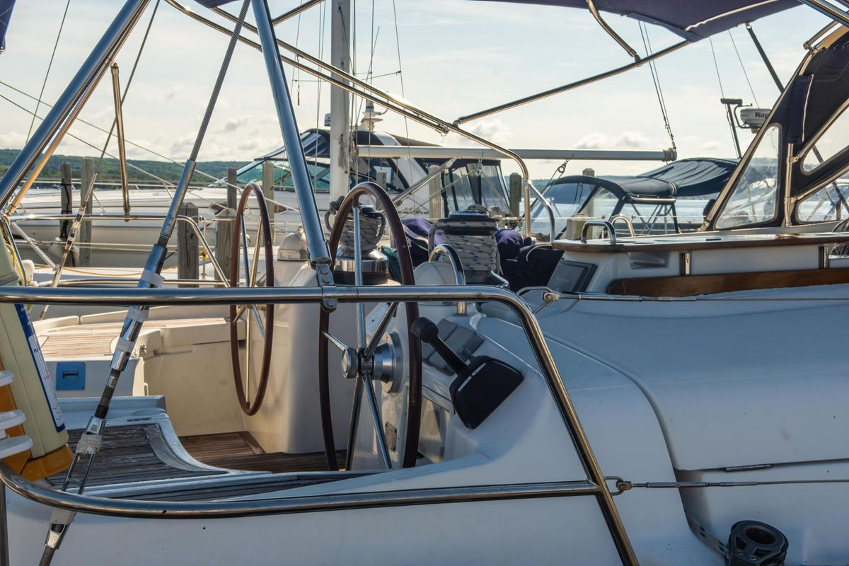 2007 52′ Beneteau Oceanis 523