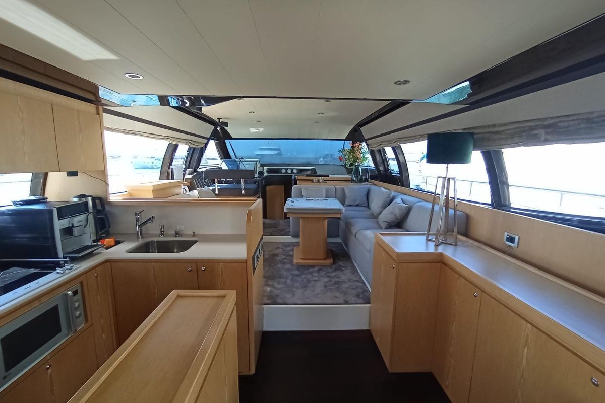 2010 56′ Ferretti Yachts 56