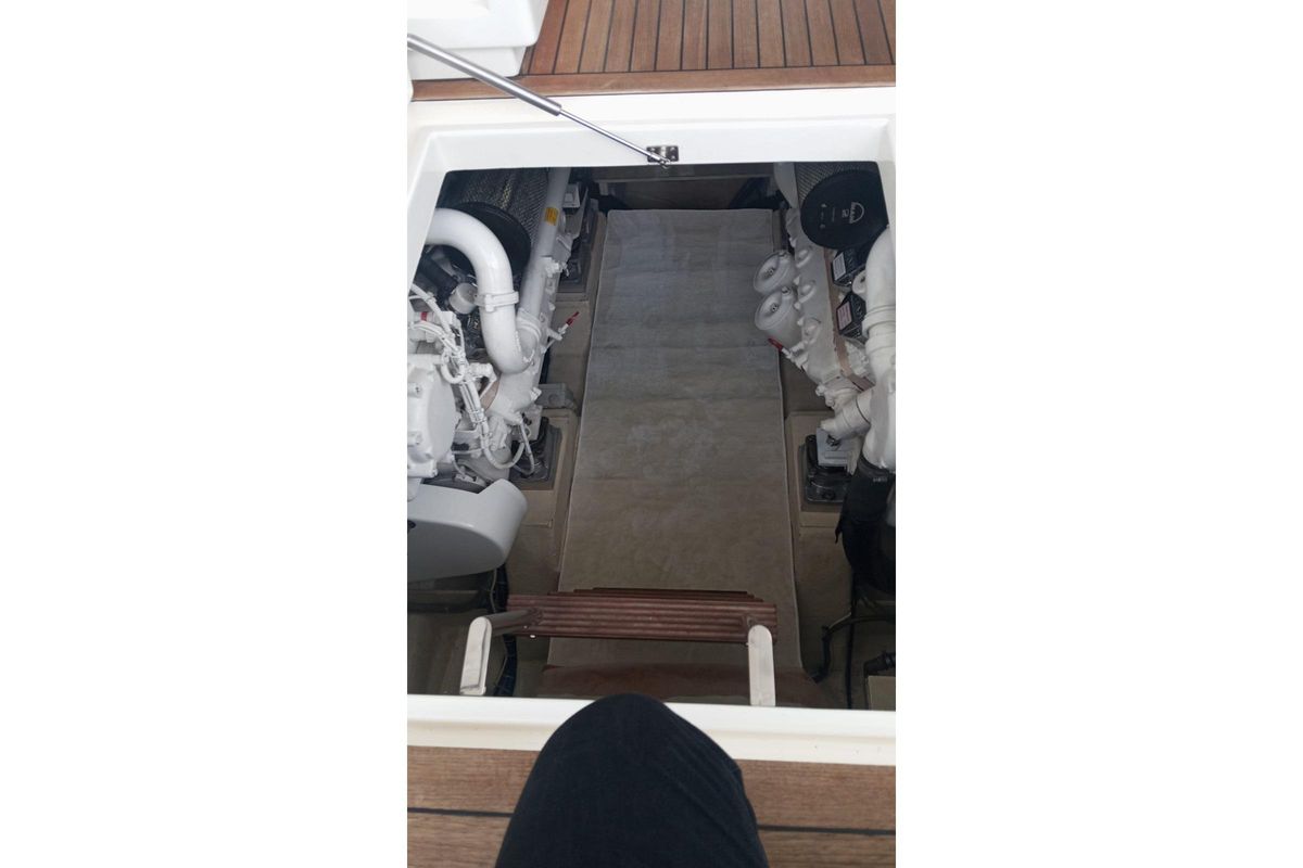 2010 56′ Ferretti Yachts 56