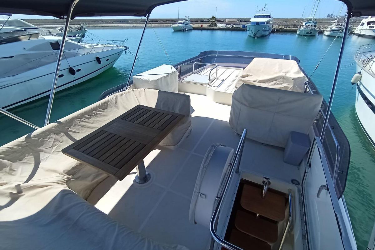 2010 56′ Ferretti Yachts 56