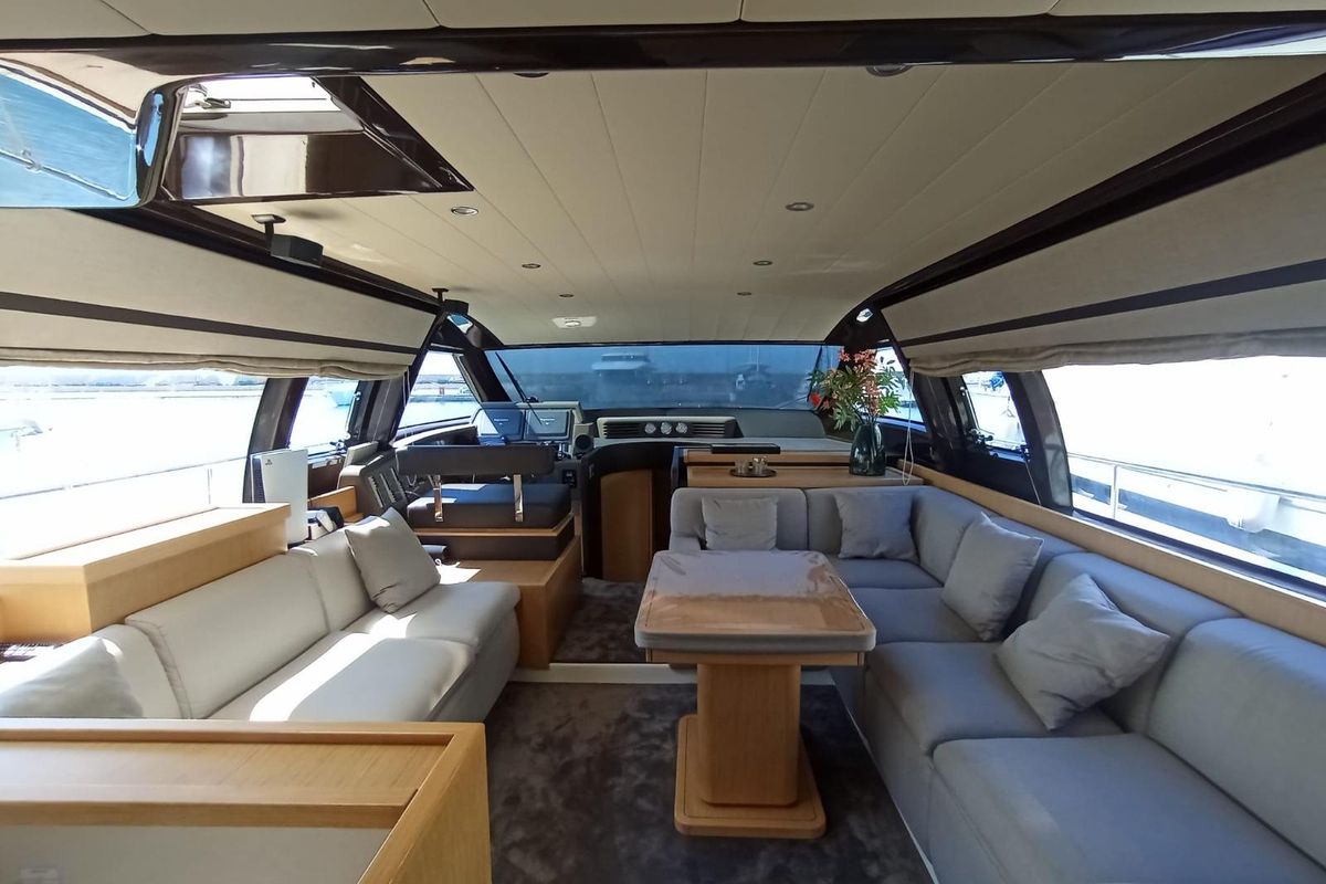 2010 56′ Ferretti Yachts 56
