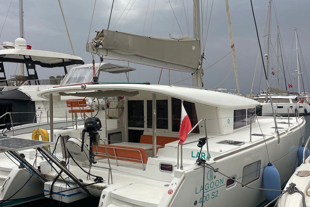 2010 40′ Lagoon 400 S2