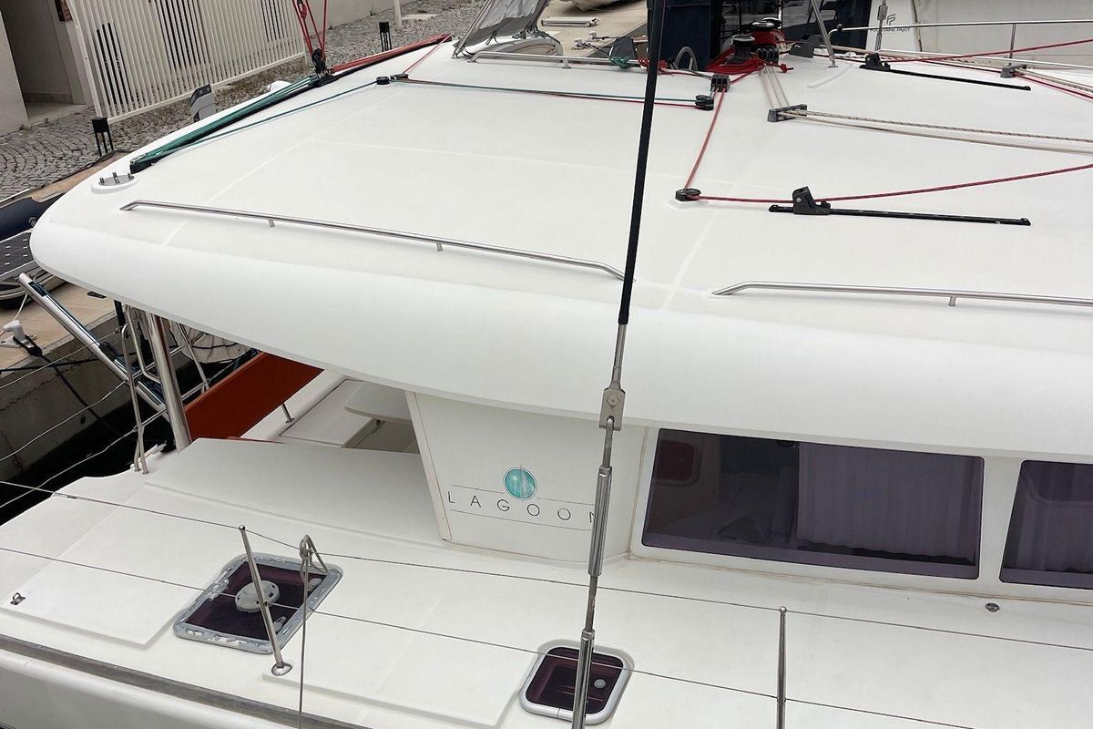 2010 40′ Lagoon 400 S2