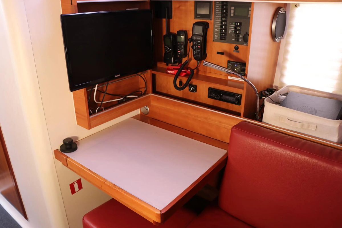 2011 44′ Hanse 445