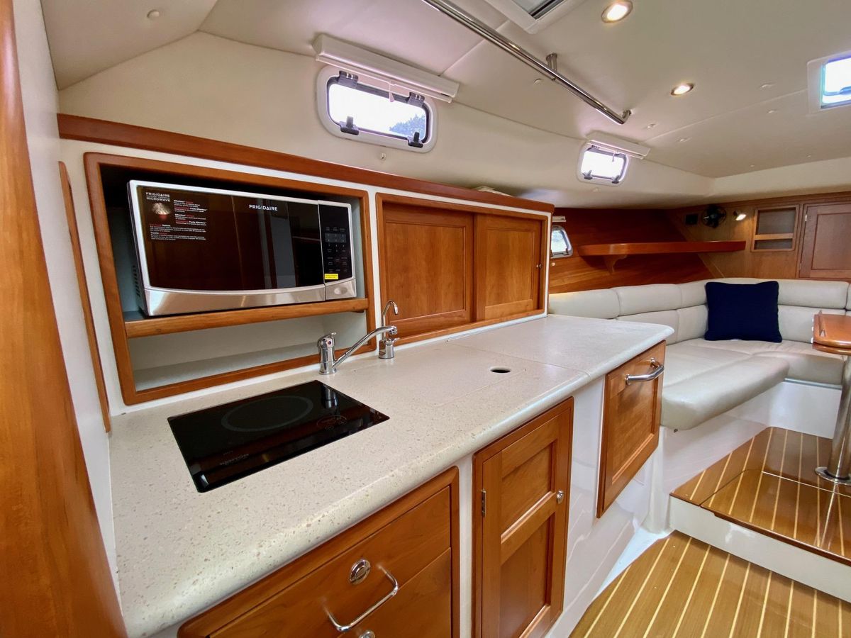 2013 36′ MJM 36z Downeast