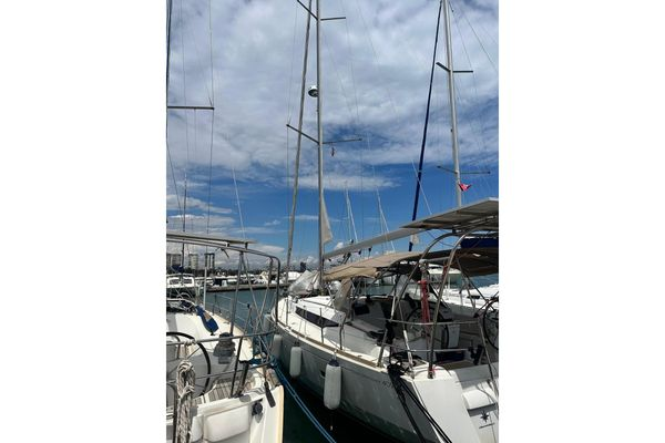 2015 40′ Jeanneau Sun Odyssey 409