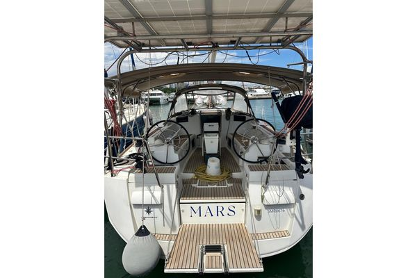 2015 40′ Jeanneau Sun Odyssey 409