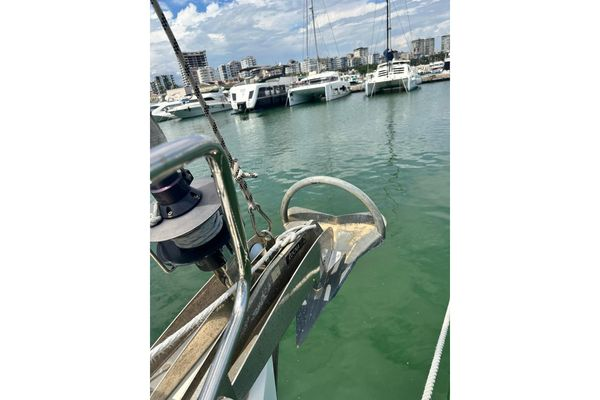 2015 40′ Jeanneau Sun Odyssey 409