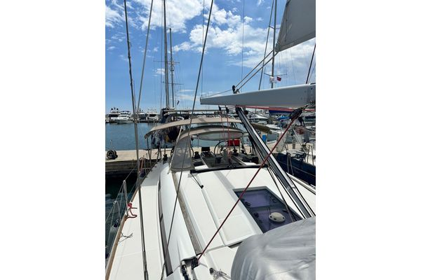 2015 40′ Jeanneau Sun Odyssey 409