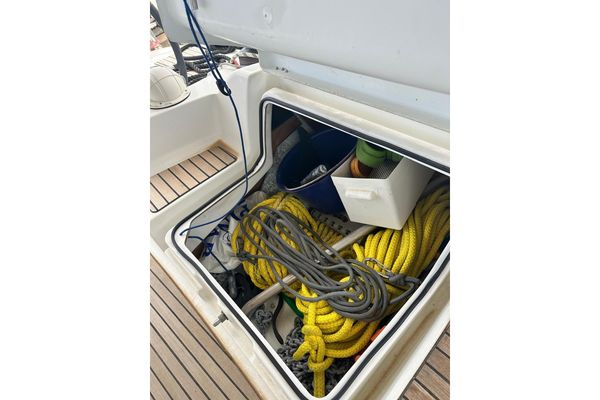 2015 40′ Jeanneau Sun Odyssey 409
