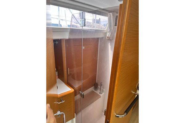 2015 40′ Jeanneau Sun Odyssey 409