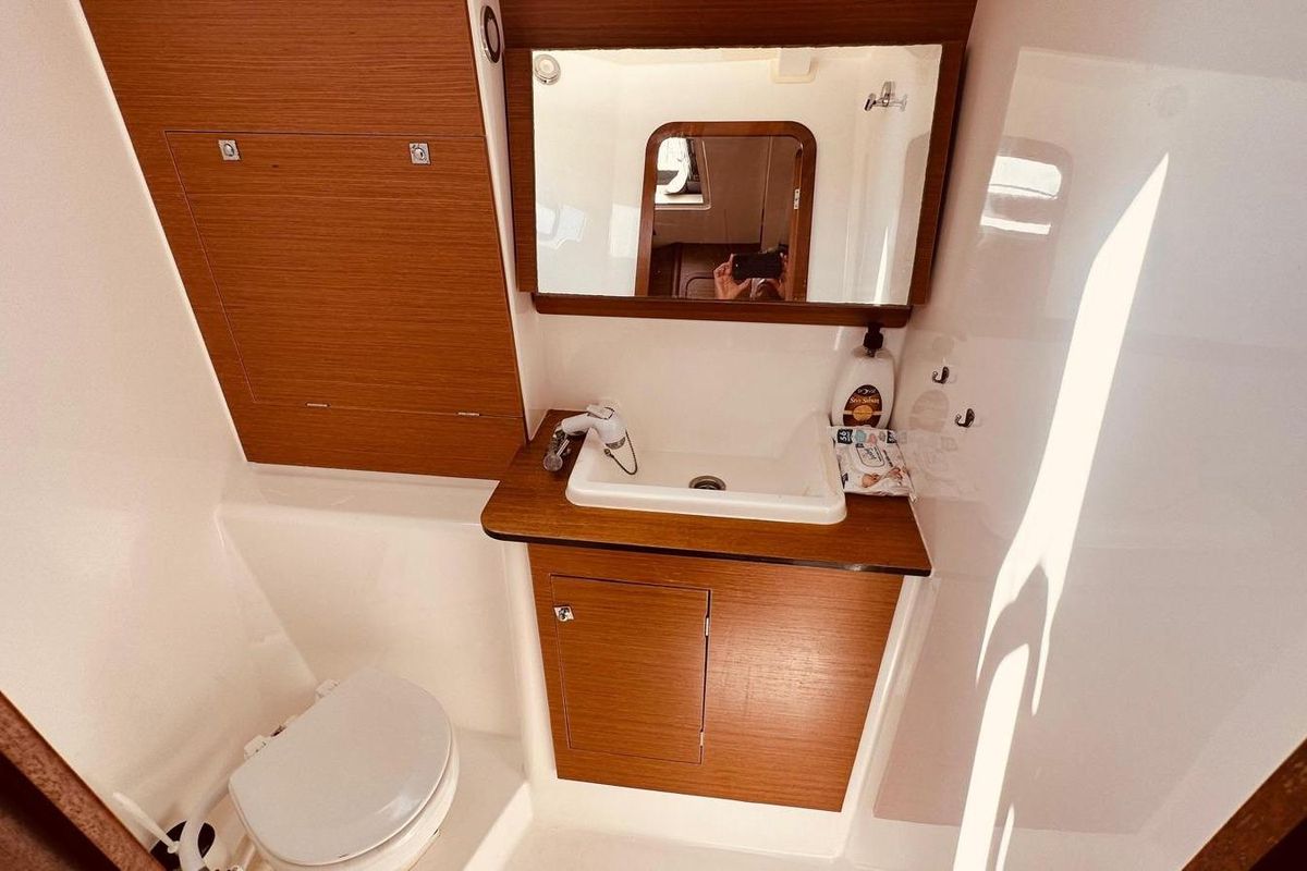 2017 46′ Dufour 460 Grand Large