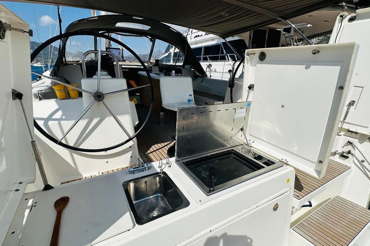 2017 46′ Dufour 460 Grand Large