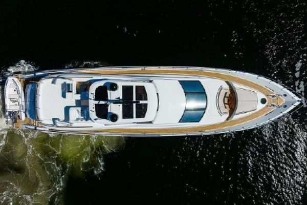 2012 95′ Lazzara LSX 95 Flybridge