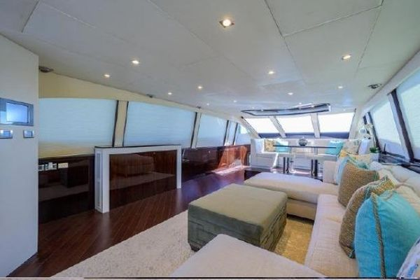 2012 95′ Lazzara LSX 95 Flybridge