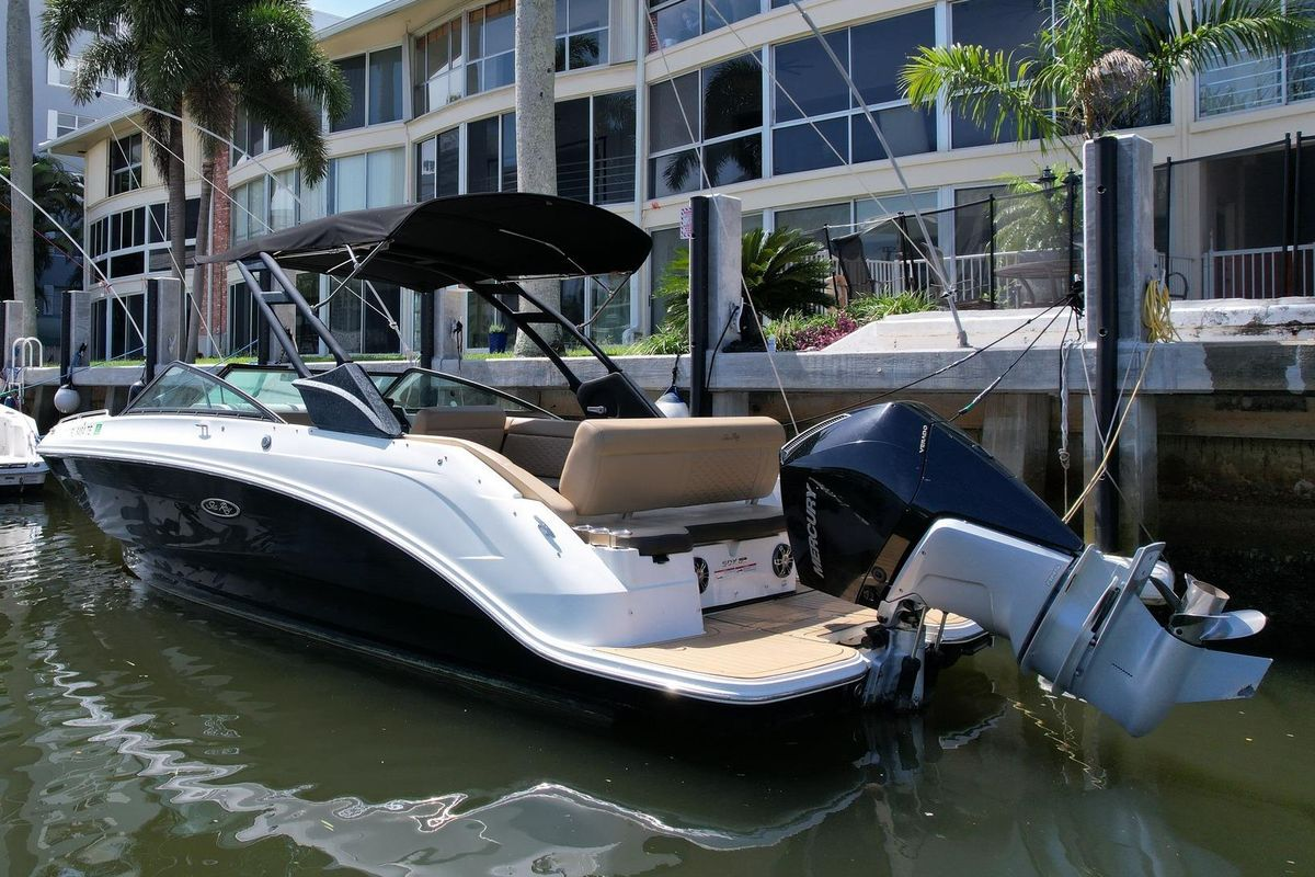 2022 25′ Sea Ray SLX 250