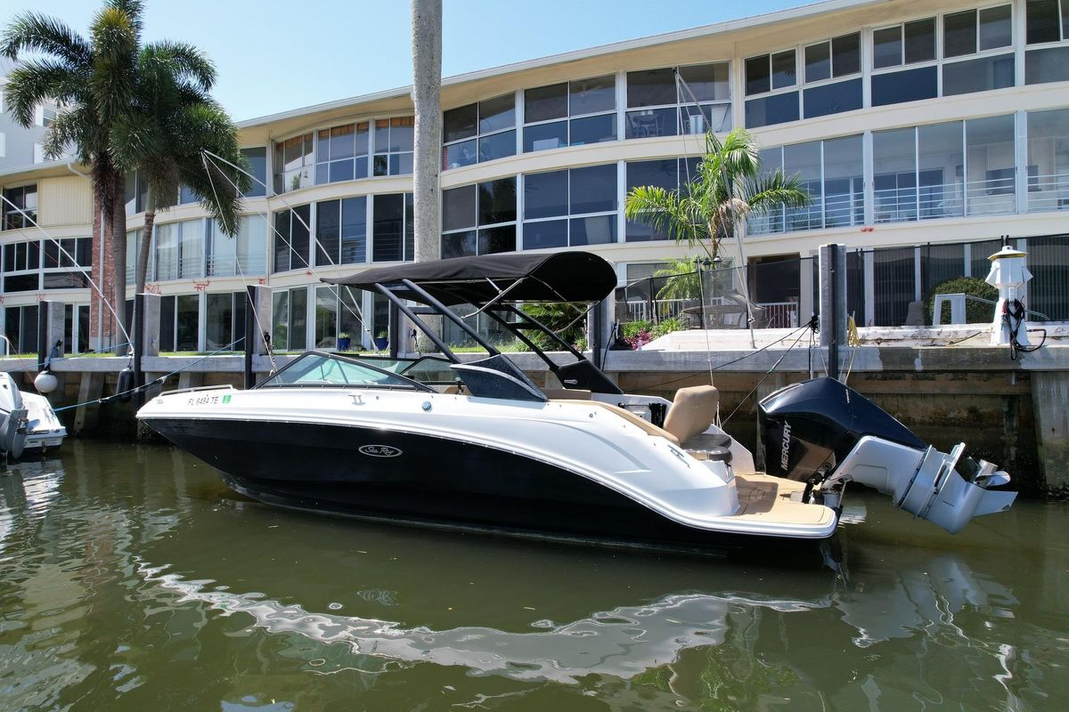 2022 25′ Sea Ray SLX 250