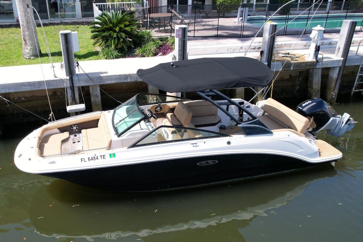 2022 25′ Sea Ray SLX 250