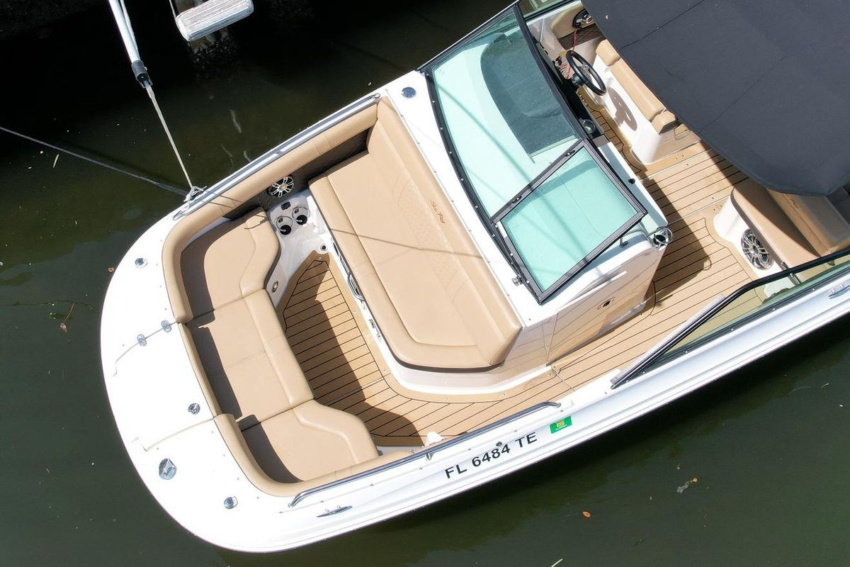 2022 25′ Sea Ray SLX 250