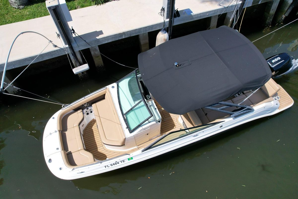 2022 25′ Sea Ray SLX 250