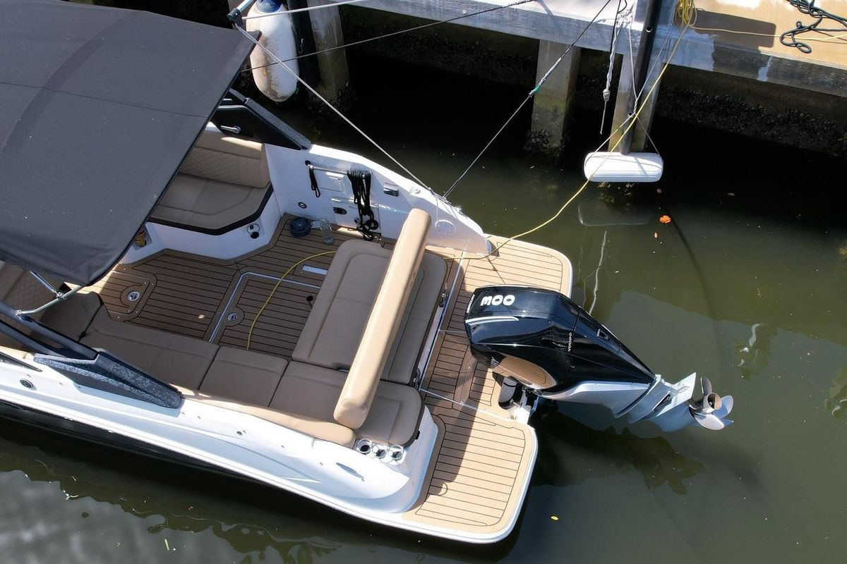 2022 25′ Sea Ray SLX 250