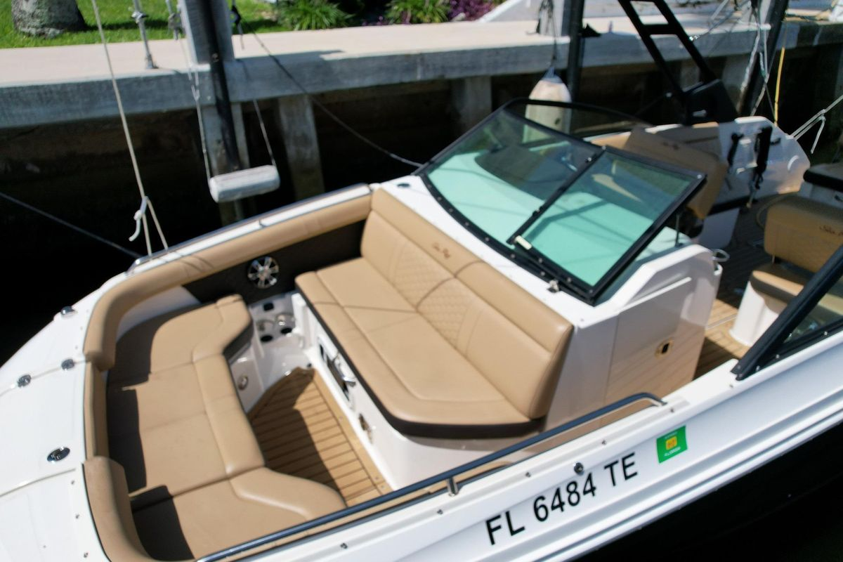 2022 25′ Sea Ray SLX 250