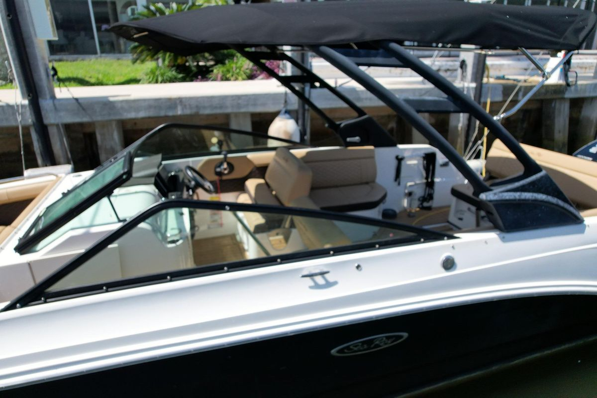 2022 25′ Sea Ray SLX 250