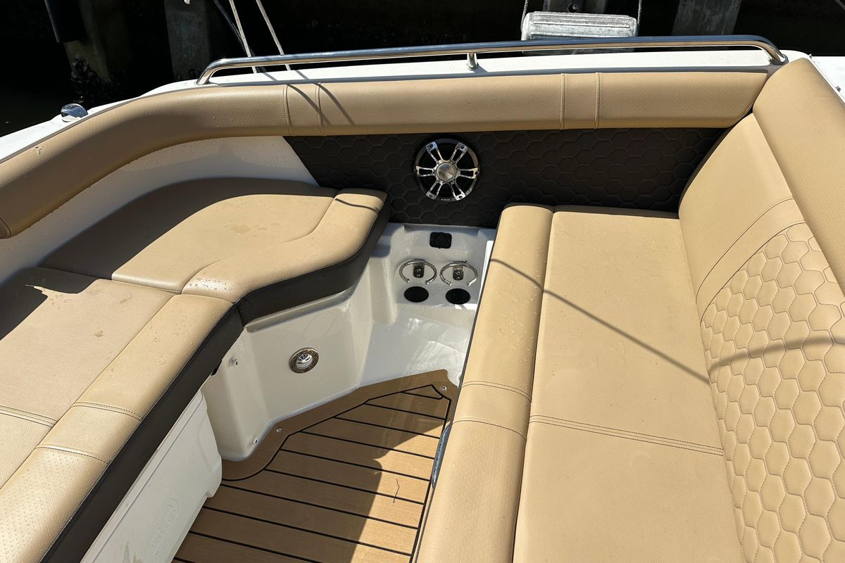 2022 25′ Sea Ray SLX 250