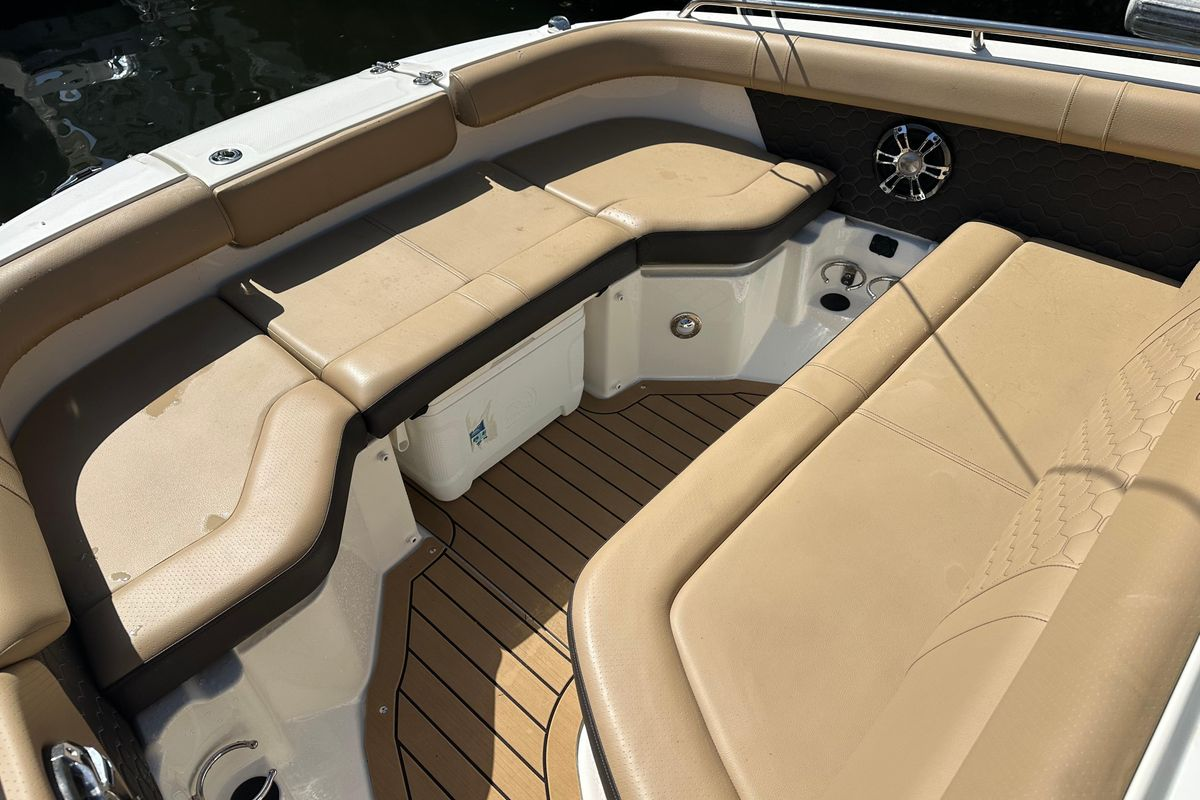 2022 25′ Sea Ray SLX 250