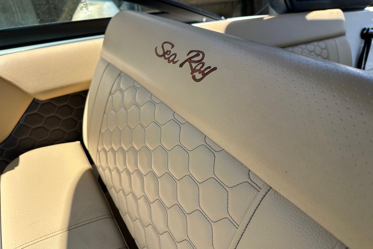 2022 25′ Sea Ray SLX 250