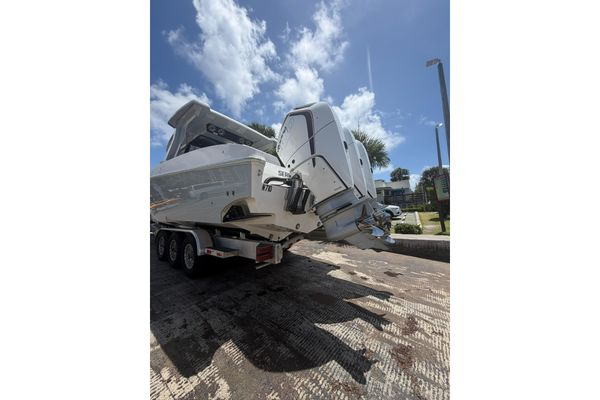 2024 38′ Fountain 38 SCX