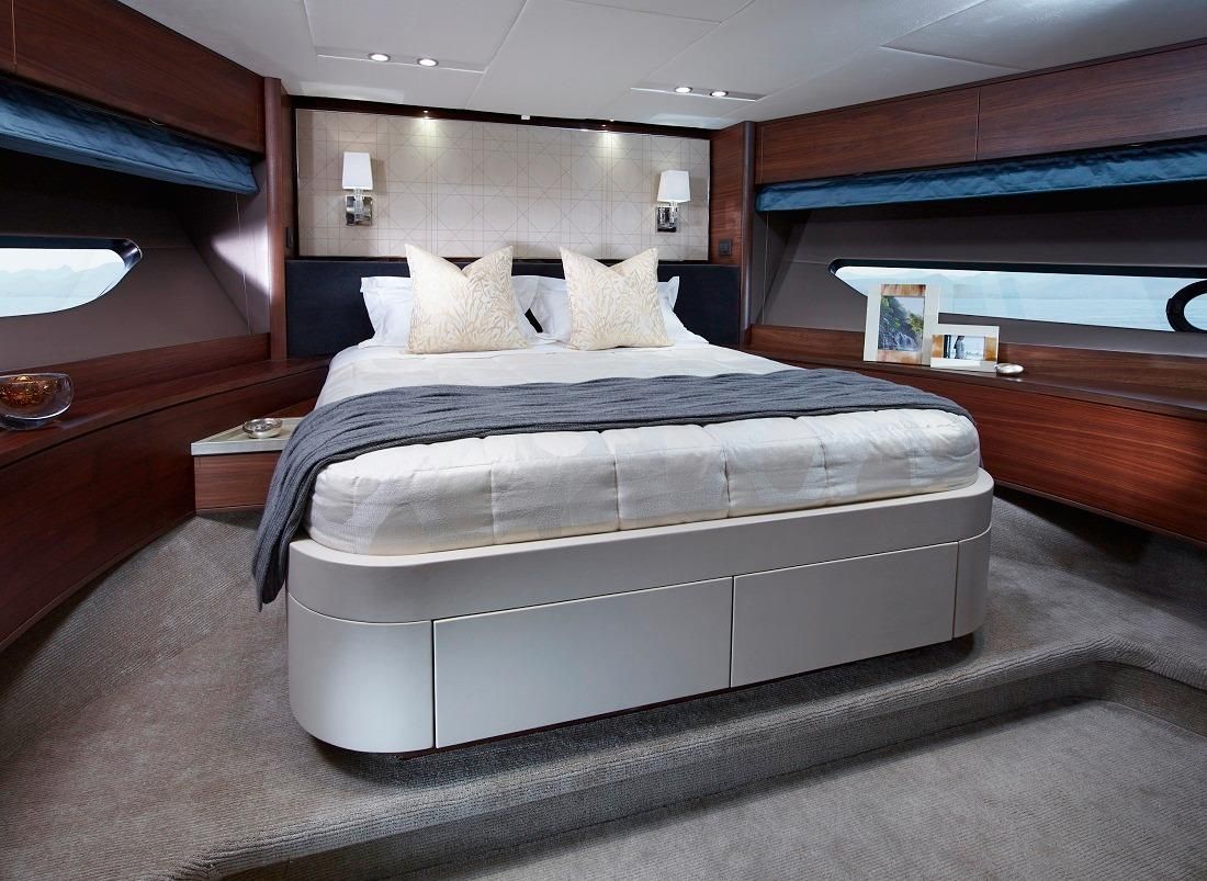 2015 88′ Princess 88 Flybridge Motor Yacht