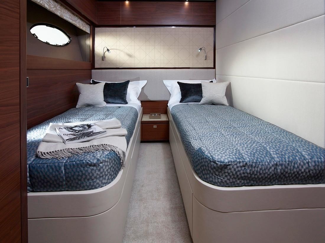 2015 88′ Princess 88 Flybridge Motor Yacht