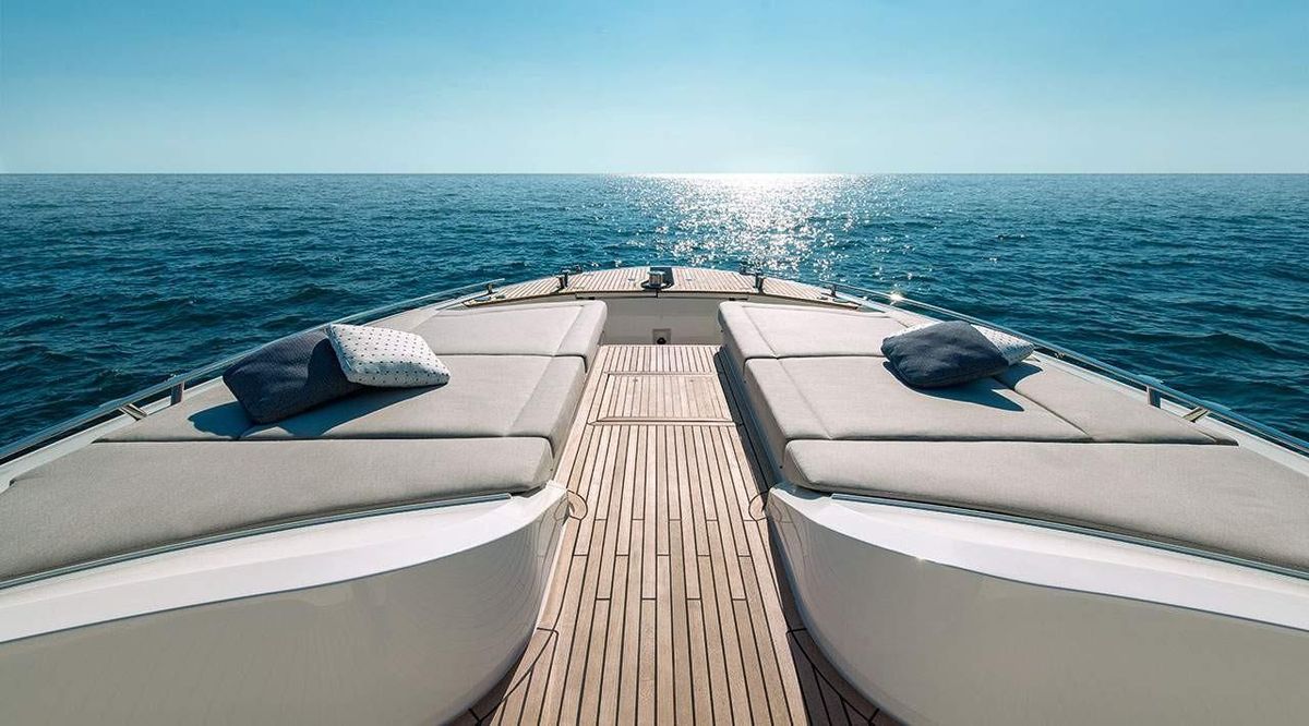 2021 66′ Monte Carlo Yachts MCY 66