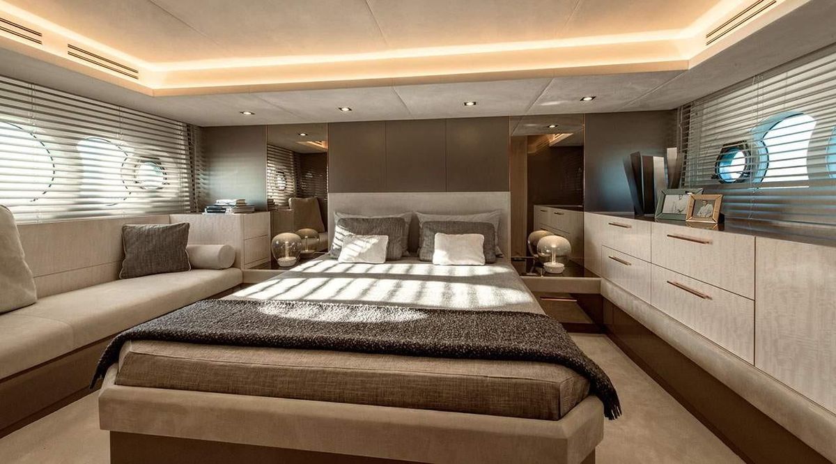 2021 66′ Monte Carlo Yachts MCY 66