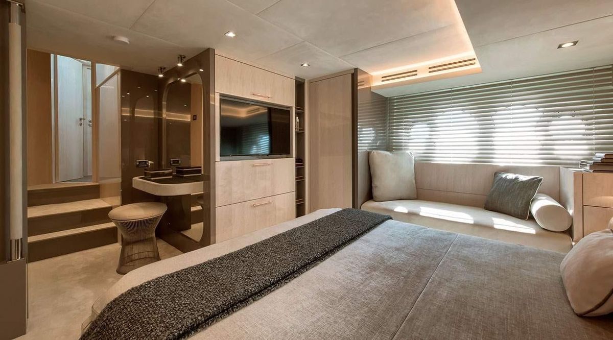2021 66′ Monte Carlo Yachts MCY 66