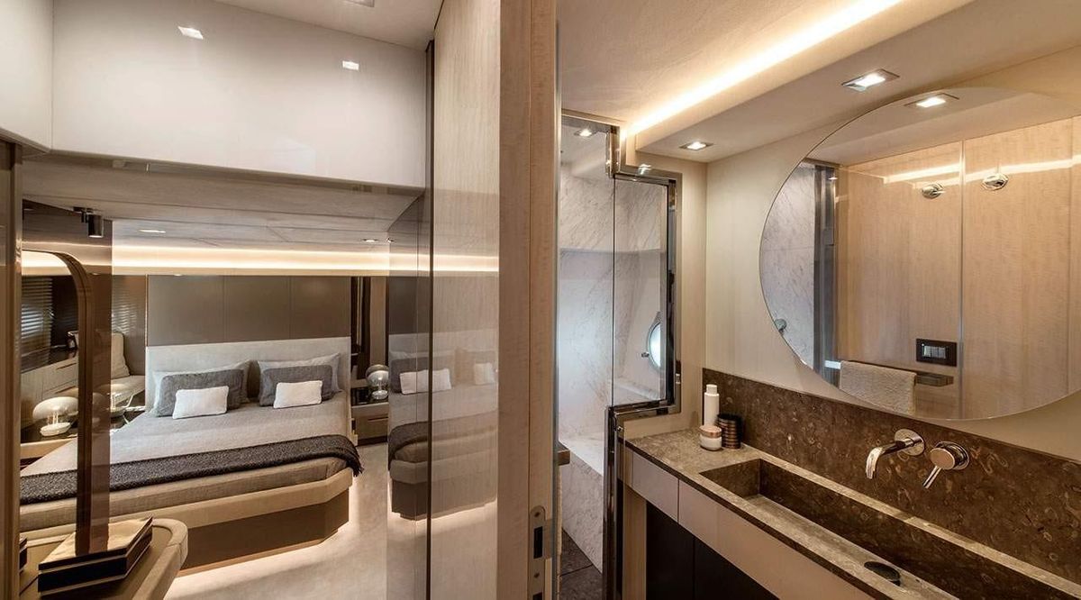 2021 66′ Monte Carlo Yachts MCY 66