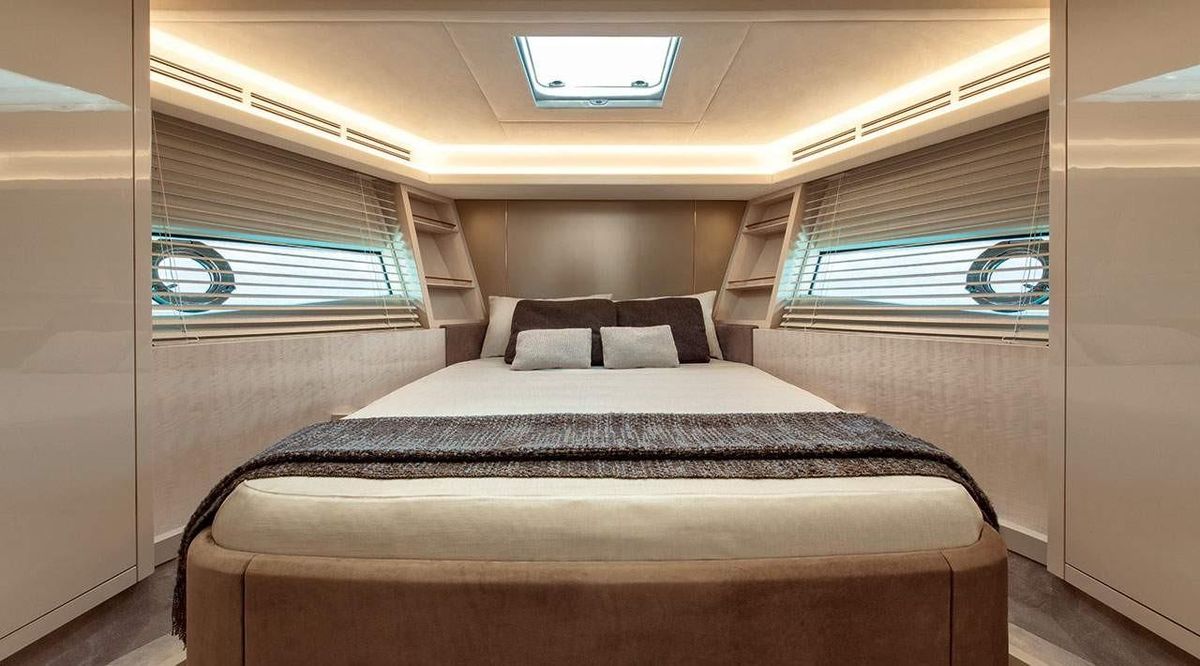 2021 66′ Monte Carlo Yachts MCY 66