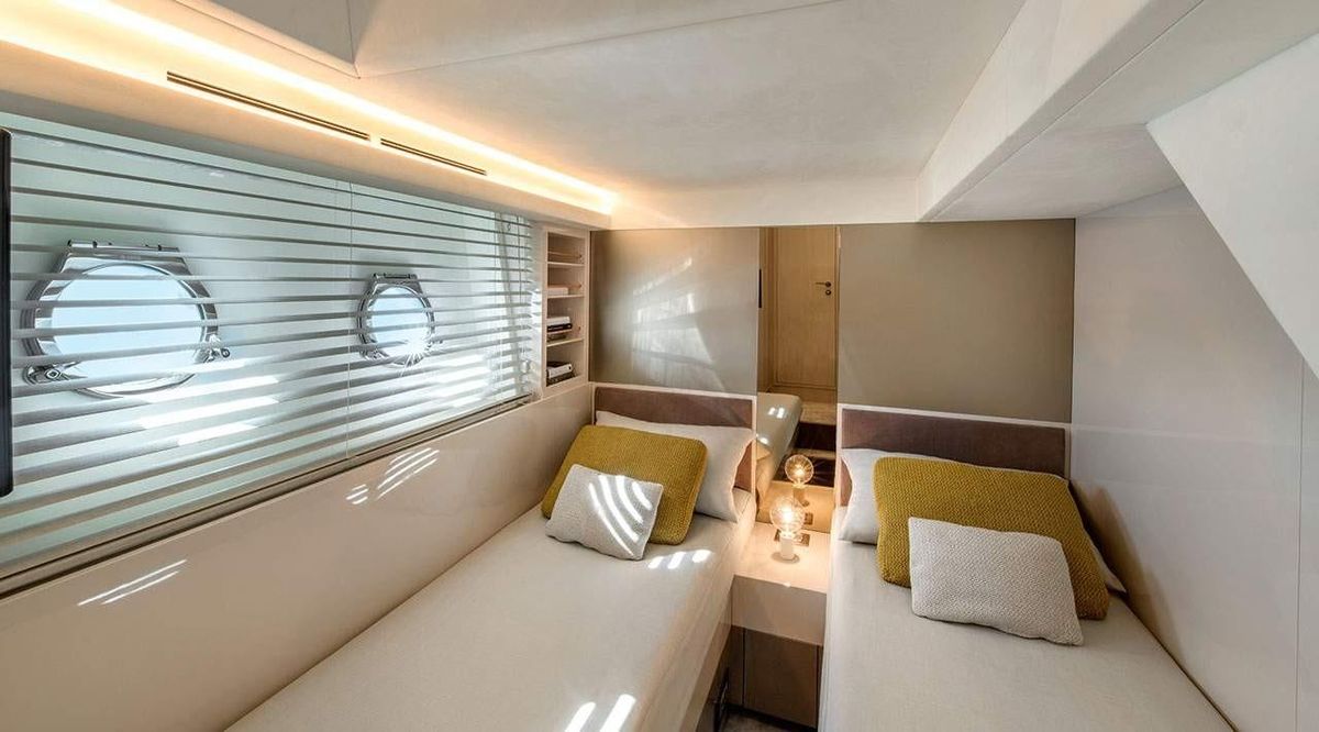 2021 66′ Monte Carlo Yachts MCY 66