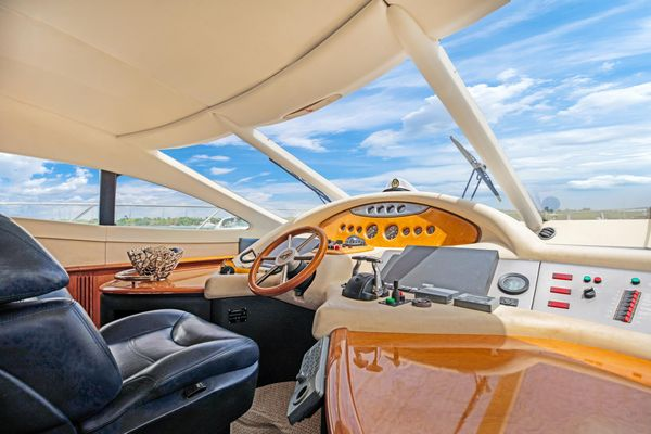 2004 62′ Azimut 62