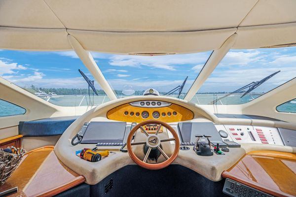 2004 62′ Azimut 62
