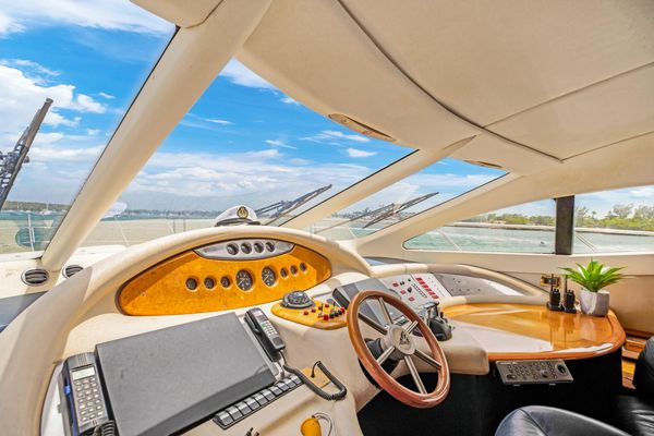 2004 62′ Azimut 62